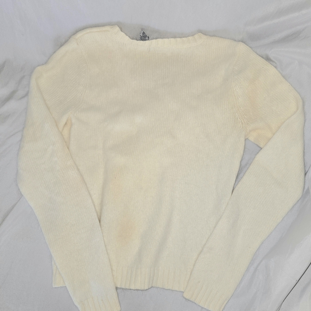 Old Navy Women's Cream Angora Blend Cozy  V-Neck Sweater - Picture 4 of 5